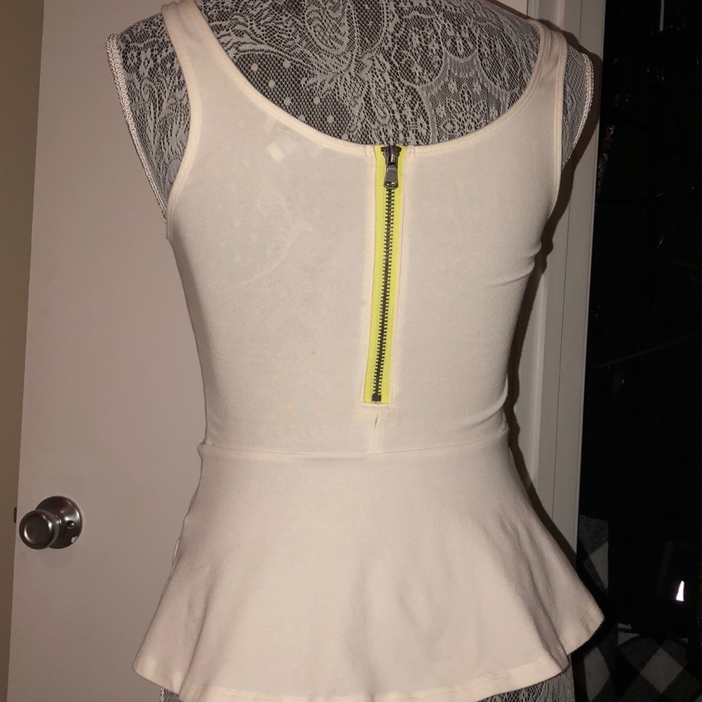 Top - Picture 2 of 3